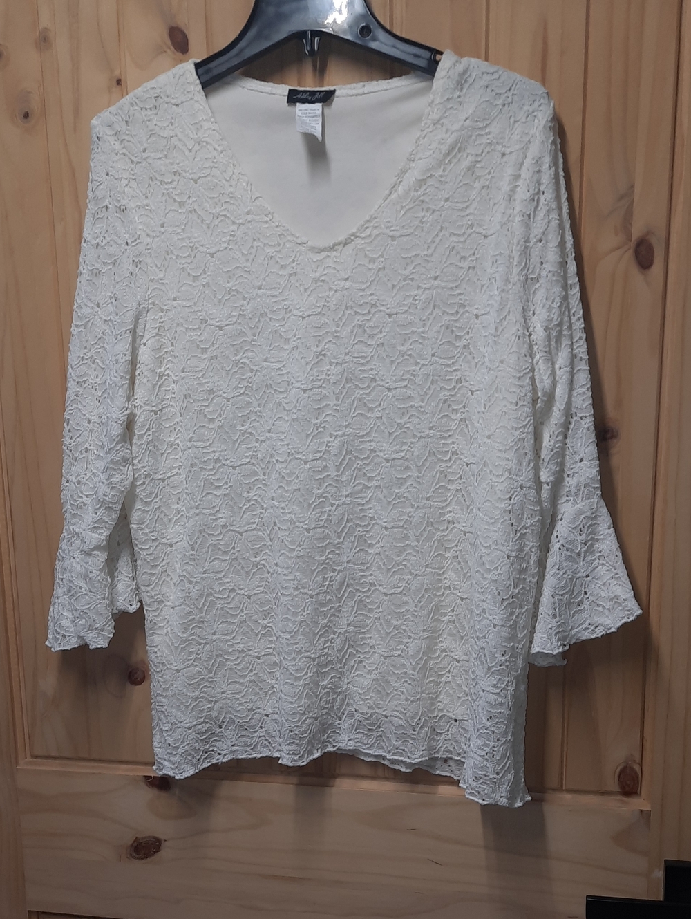 Ashley Jill Women's Cream Lace V-Neck Blouse with Flared Sleeves EUC